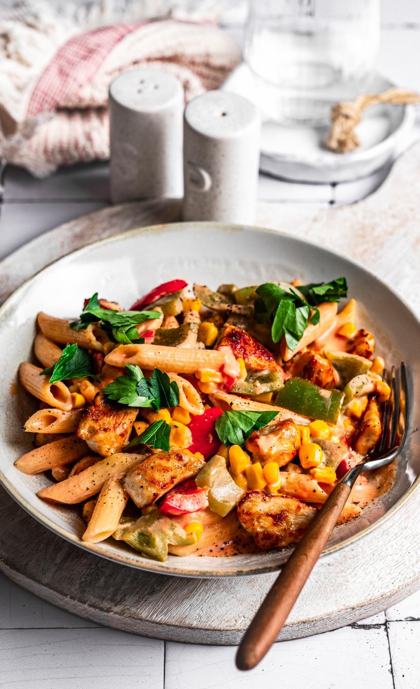 Hähnchen-Mais-Pasta-Pfanne