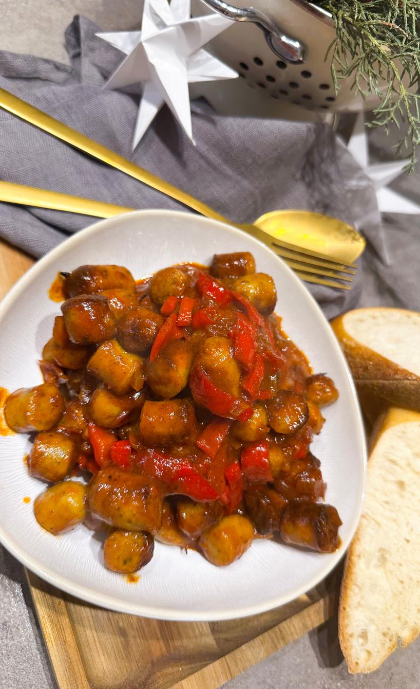 Wurstgulasch mit Bier