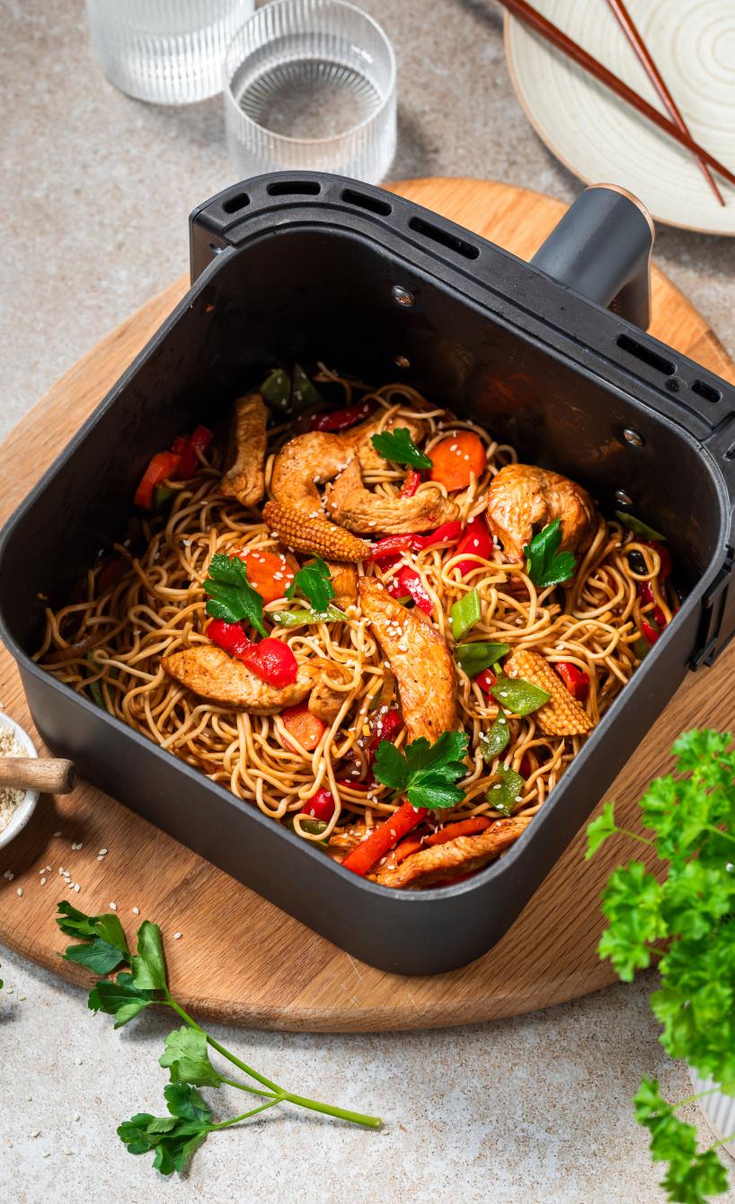 Asia-Nudeln mit Hähnchen und Gemüse
