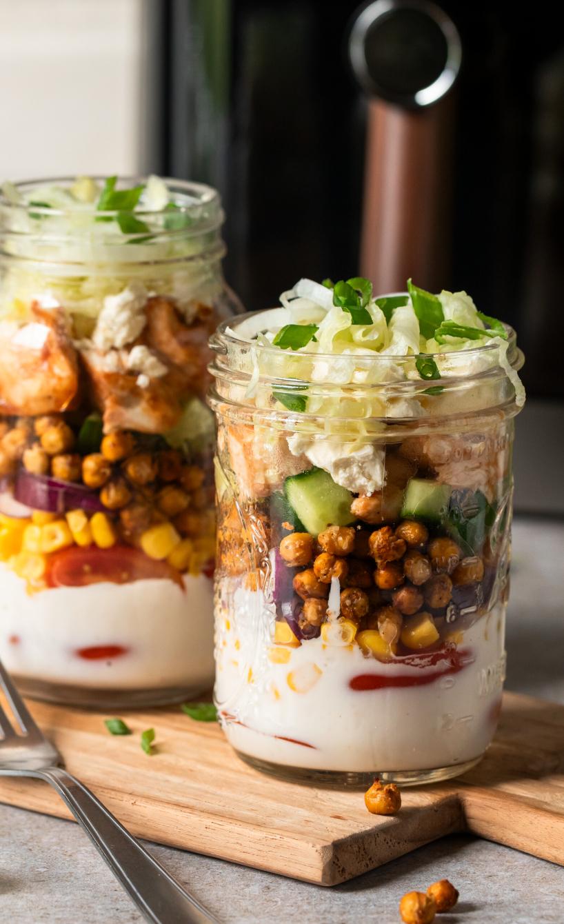 High Protein Salat mit Hähnchen und Kichererbsen