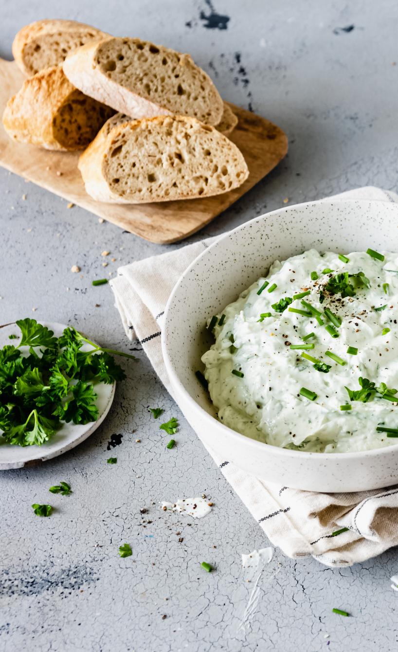 Quark-Kräuter-Dip